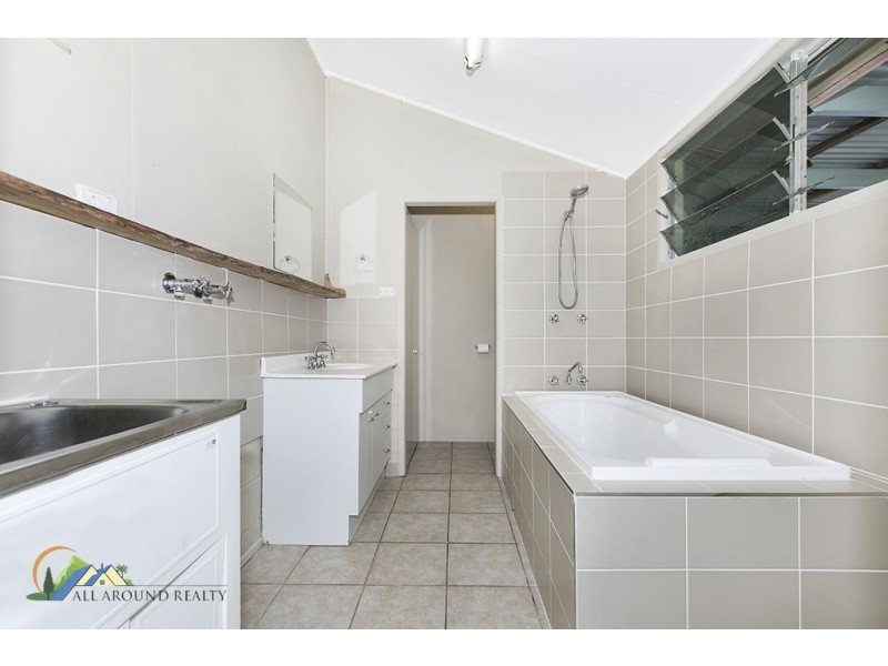 1117 Steve Irwin Way, Glass House Mountains QLD 4518