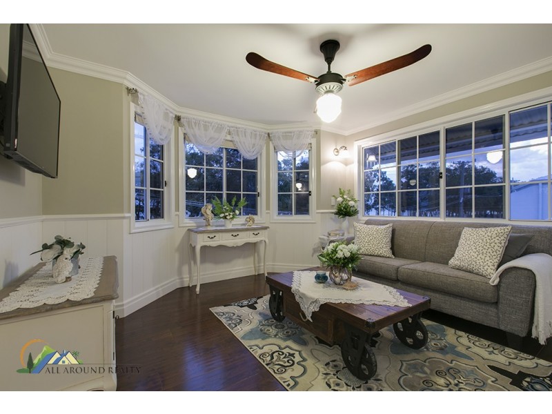 13 Sylvan Beach Esplanade, Bribie Island QLD 4507