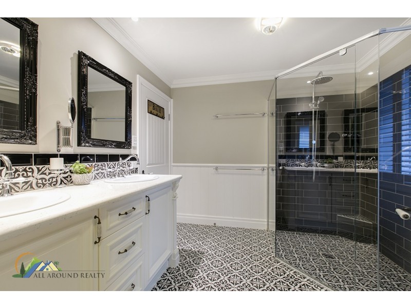 13 Sylvan Beach Esplanade, Bribie Island QLD 4507