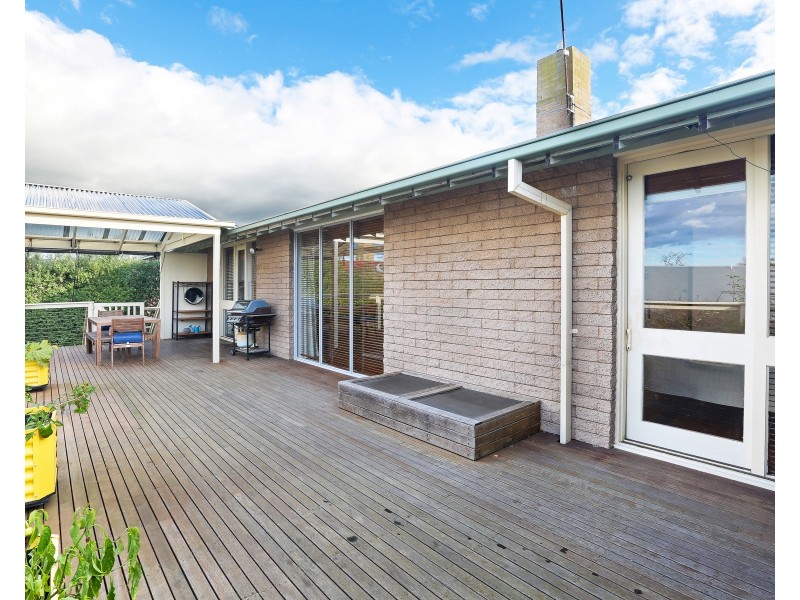 123 Thornhill Road, Highton VIC 3216