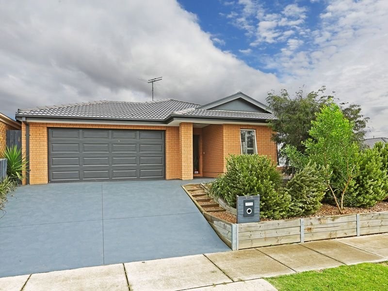 9-11 Diaz Drive, Grovedale VIC 3216