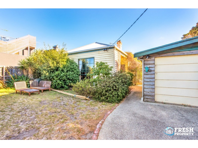16 Boston Road, Torquay VIC 3228