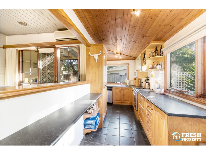 16 Boston Road, Torquay VIC 3228