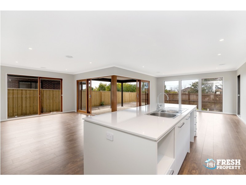 17 Rutledge Boulevard, North Geelong VIC 3215