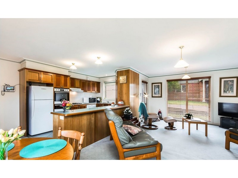 2/130 West Fyans Street, Newtown VIC 3220