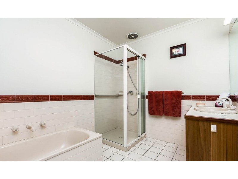 2/130 West Fyans Street, Newtown VIC 3220