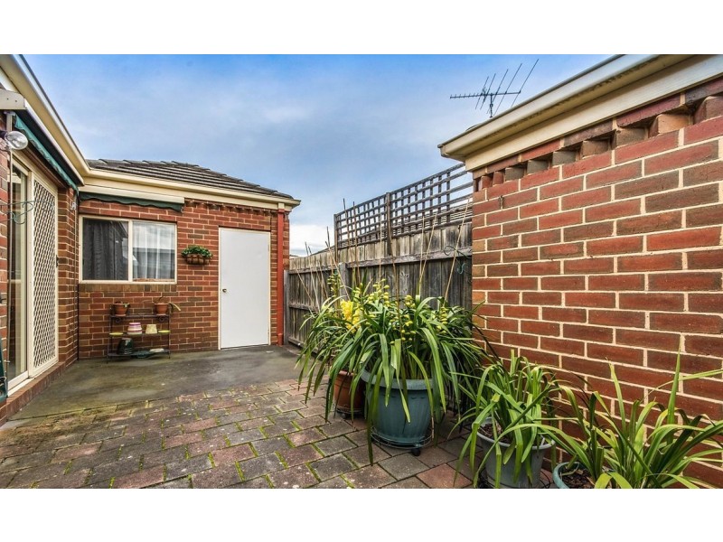 2/130 West Fyans Street, Newtown VIC 3220