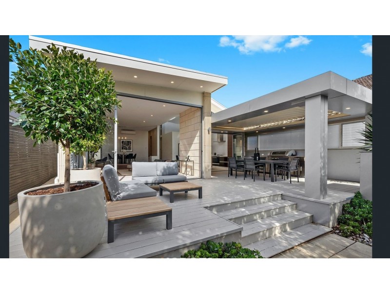 32 William St, Newtown VIC 3220