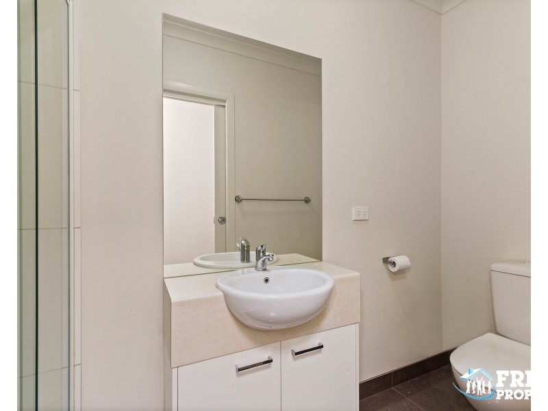 4 North Valley Rd, Highton VIC 3216