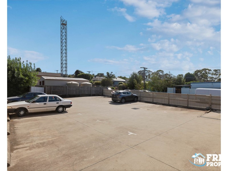 4 North Valley Rd, Highton VIC 3216