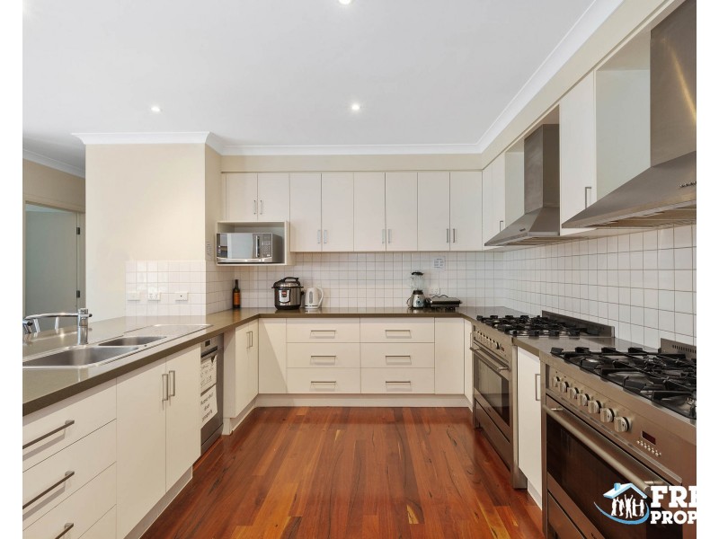 4 North Valley Rd, Highton VIC 3216