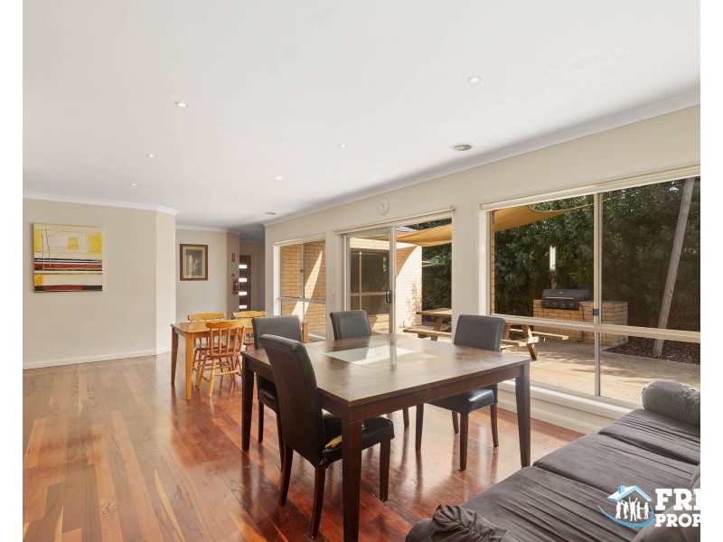 4 North Valley Rd, Highton VIC 3216