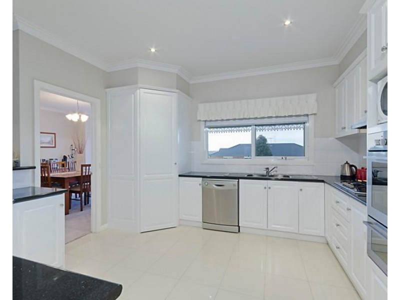 48-50 Fogarty Ave, Highton VIC 3216