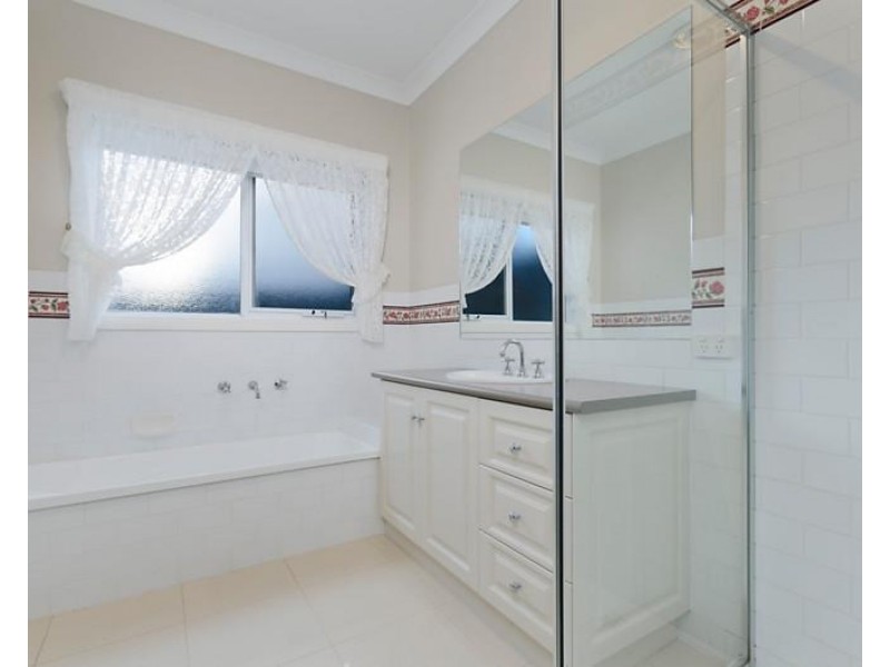 48-50 Fogarty Ave, Highton VIC 3216