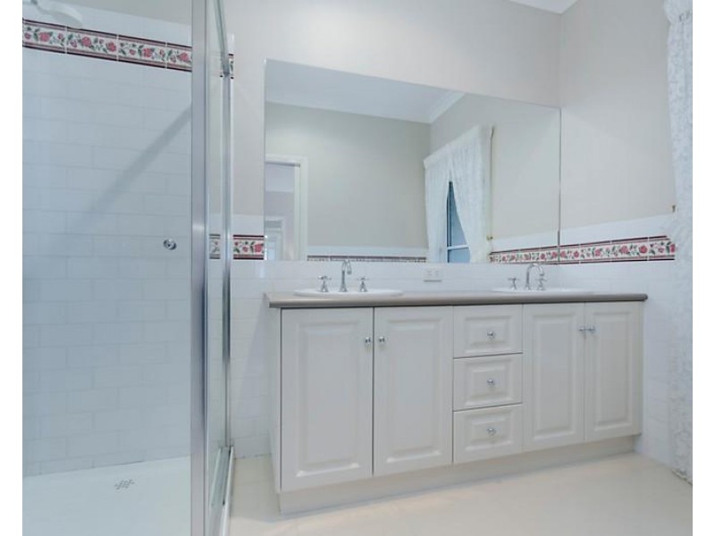 48-50 Fogarty Ave, Highton VIC 3216