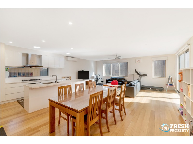 14 Allen St, Newtown VIC 3220