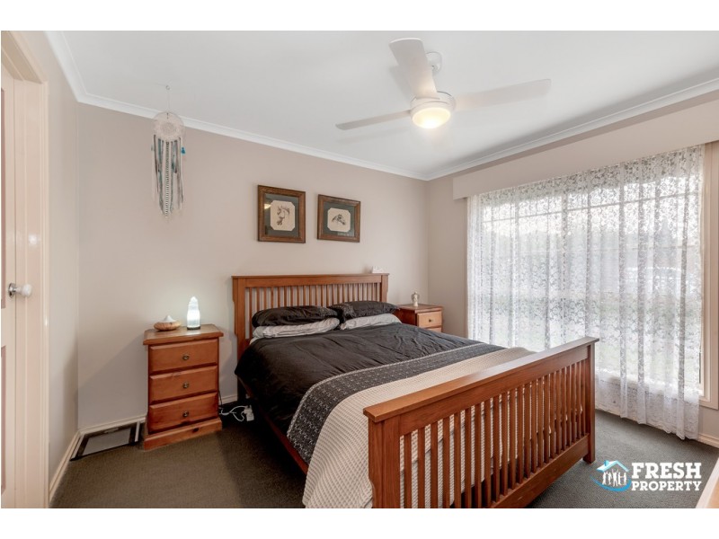 25 Looker St, Lara VIC 3212