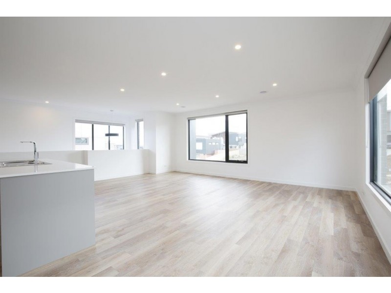 4B Meltham Avenue, Highton VIC 3216