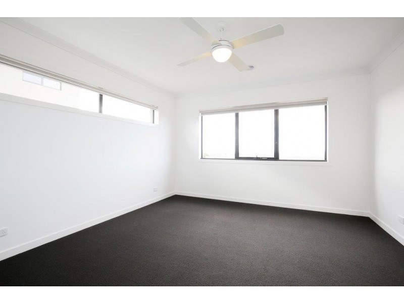 4B Meltham Avenue, Highton VIC 3216