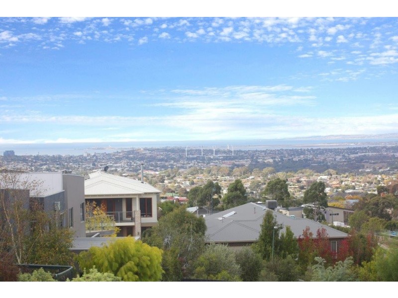 4B Meltham Avenue, Highton VIC 3216