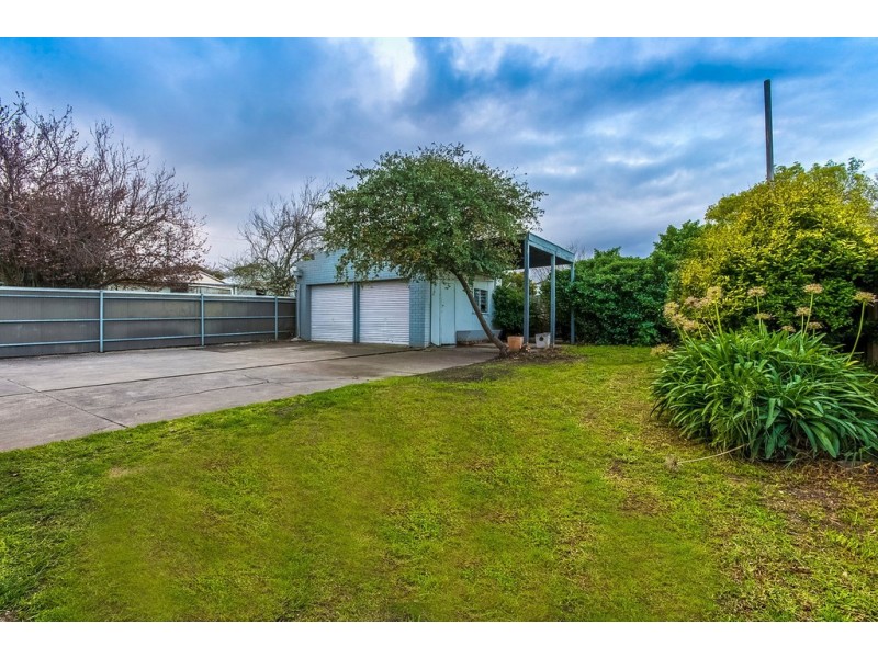 4 Tasman Avenue, Belmont VIC 3216