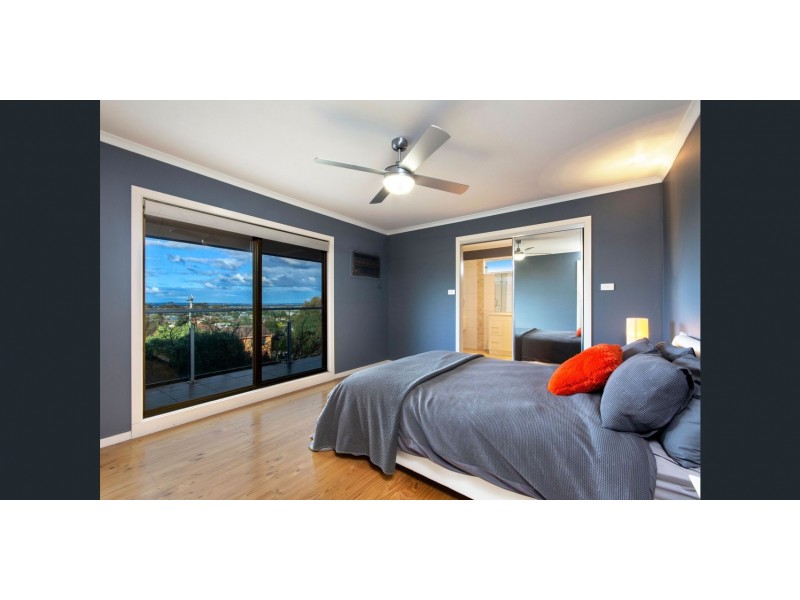 28 Montpellier Drive, Highton VIC 3216