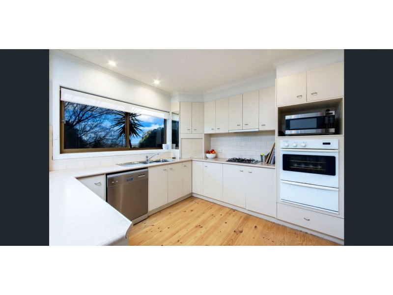 28 Montpellier Drive, Highton VIC 3216