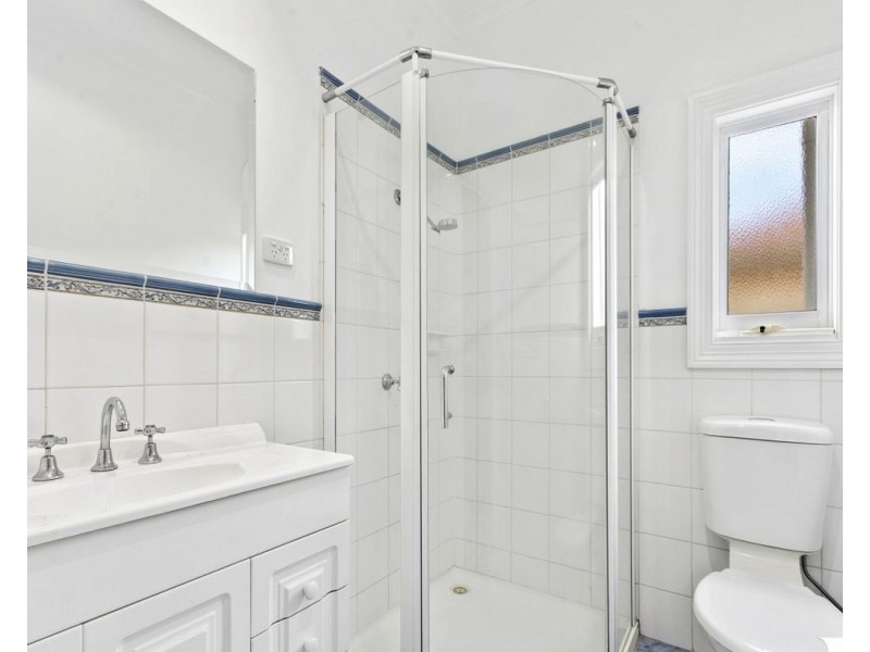 100 Ernest St, Bell Post Hill VIC 3215