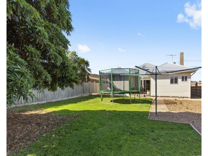 100 Ernest St, Bell Post Hill VIC 3215