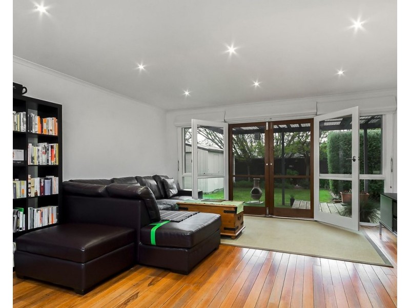 8 Stewart Street, Herne Hill VIC 3218