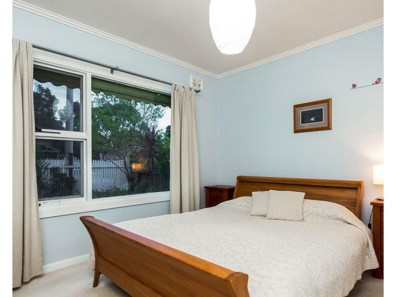 8 Stewart Street, Herne Hill VIC 3218