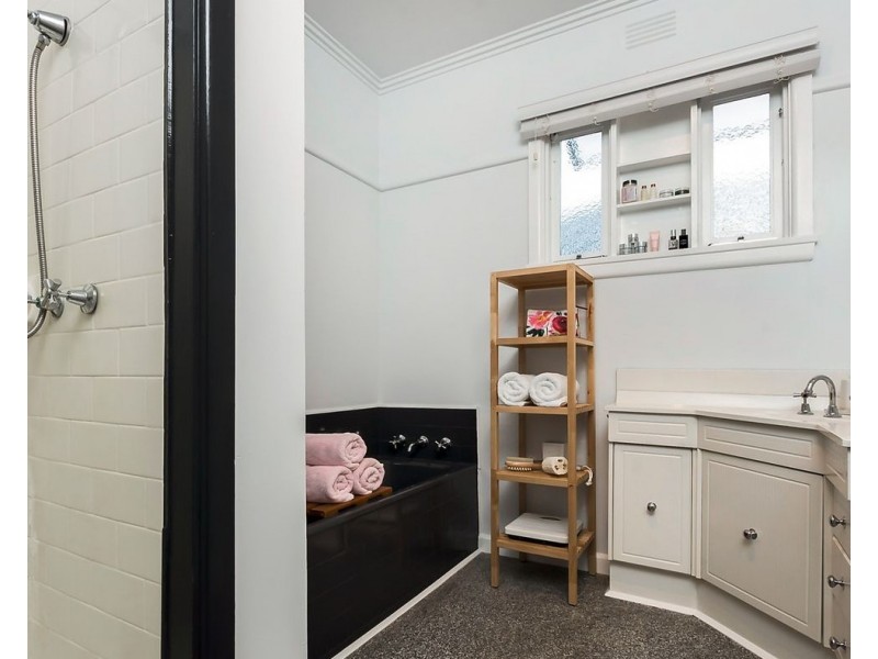 8 Stewart Street, Herne Hill VIC 3218