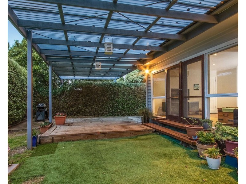 8 Stewart Street, Herne Hill VIC 3218