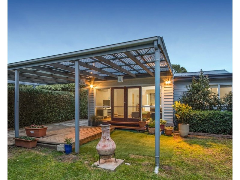 8 Stewart Street, Herne Hill VIC 3218