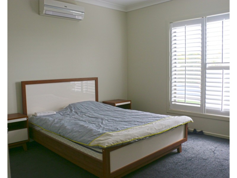 2/11 Noble Street, Newtown VIC 3220
