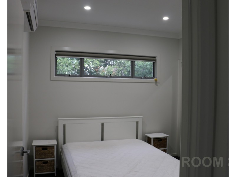 2/11 Noble Street, Newtown VIC 3220