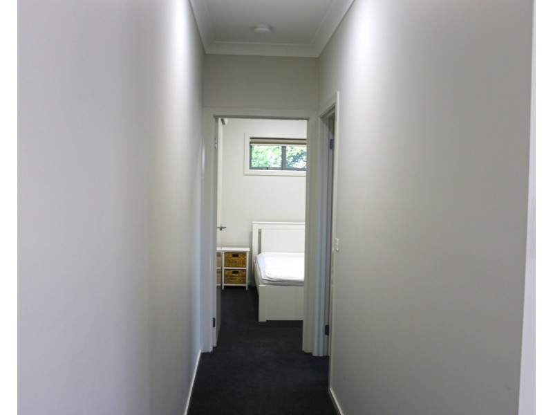 2/11 Noble Street, Newtown VIC 3220