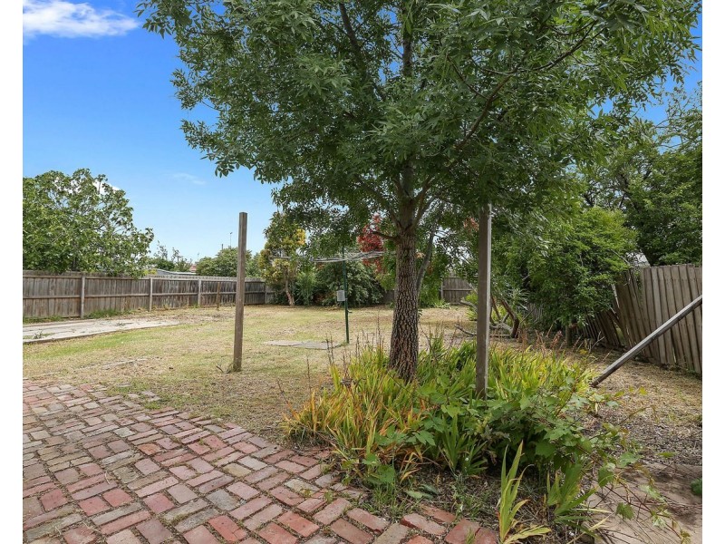 42 Swallow Crescent, Norlane VIC 3214