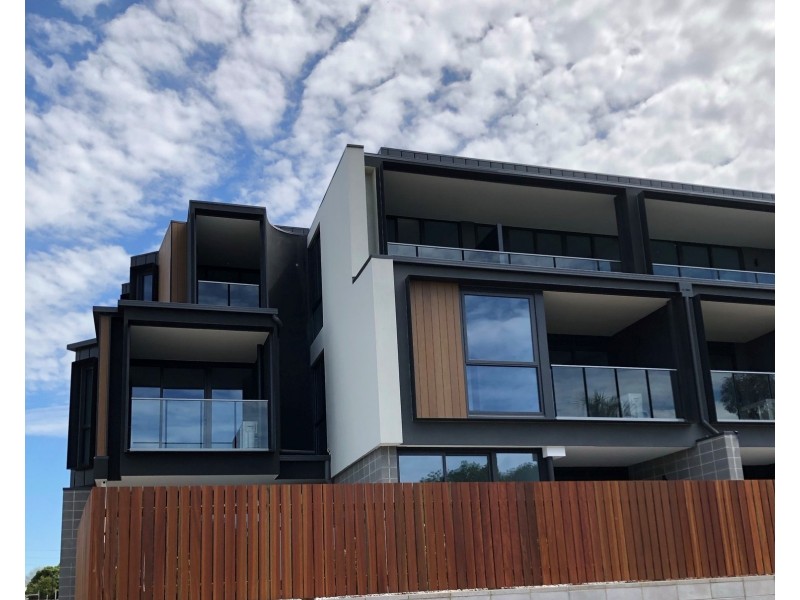 109/12 Bowlers Ave, Geelong West VIC 3218