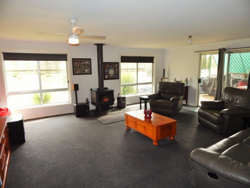 4 Tennyson Street, Quambatook VIC 3540