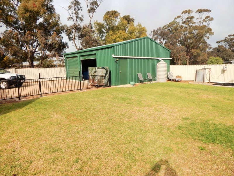 4 Tennyson Street, Quambatook VIC 3540