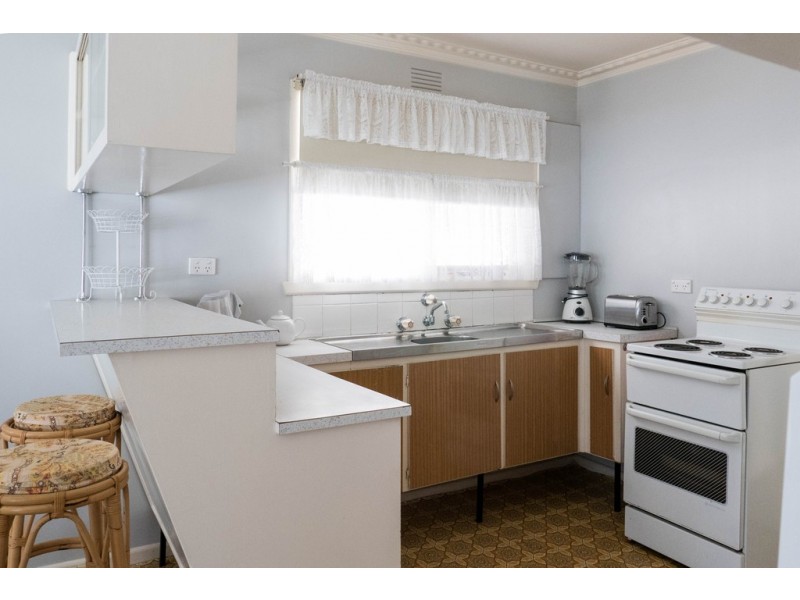 10 Lyall Avenue, Kerang VIC 3579