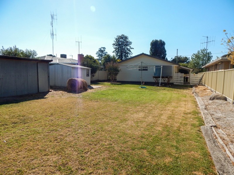 10 Lyall Avenue, Kerang VIC 3579