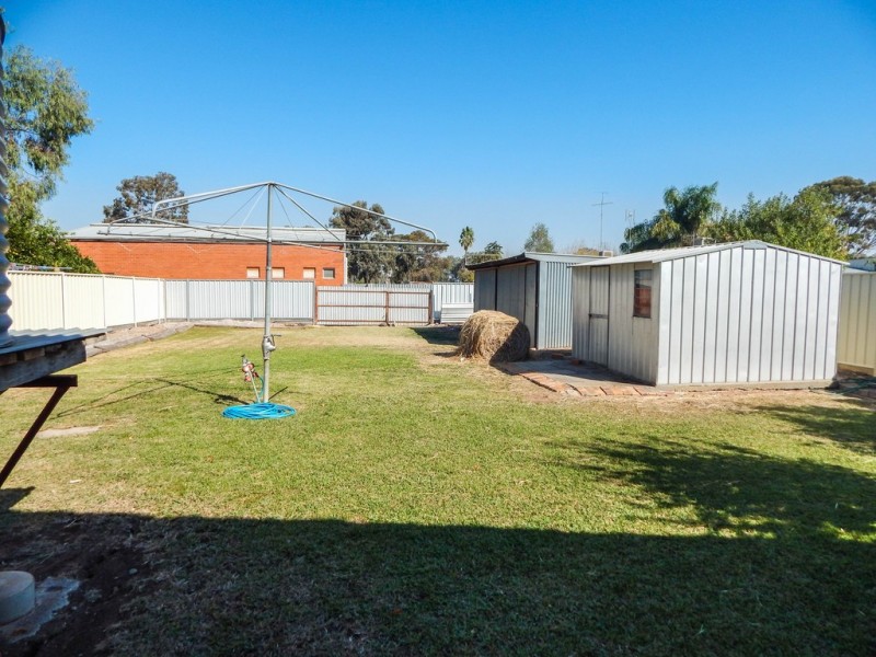 10 Lyall Avenue, Kerang VIC 3579