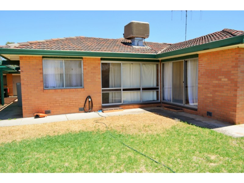 121 Cleeland Place, Kerang VIC 3579