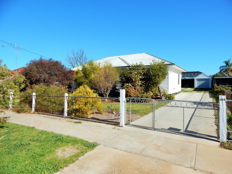124 Victoria Street, Kerang VIC 3579