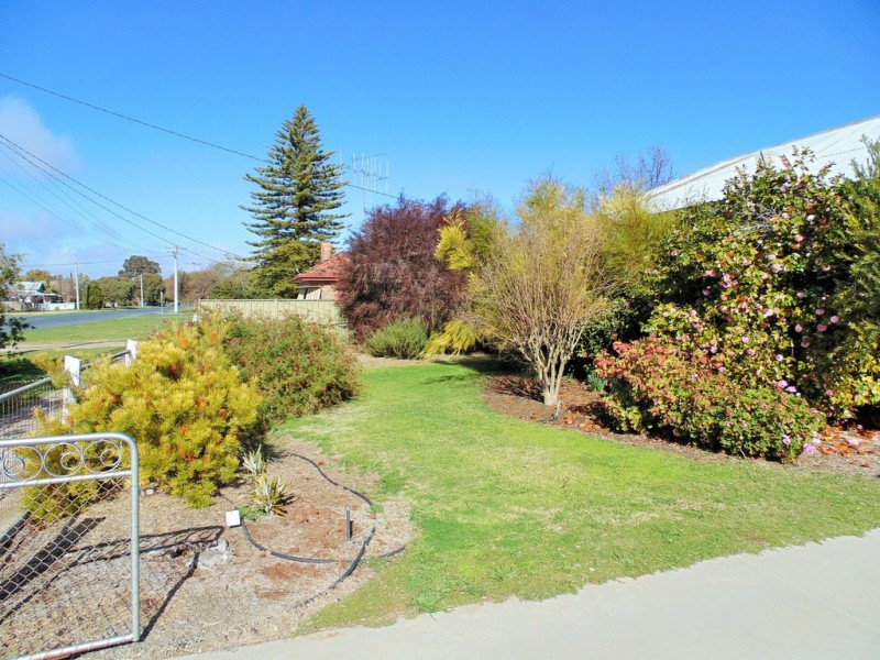 124 Victoria Street, Kerang VIC 3579