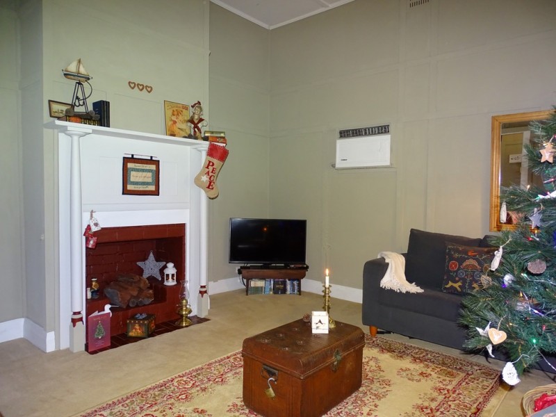 129 Victoria Street, Kerang VIC 3579