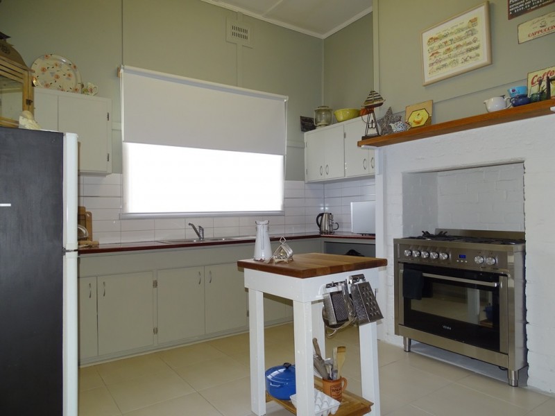 129 Victoria Street, Kerang VIC 3579