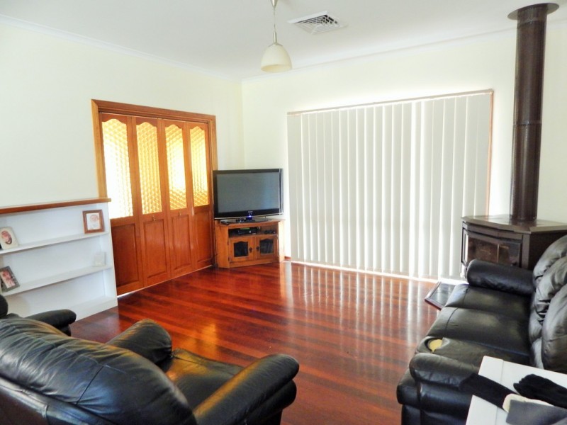 1 Shannon Road, Kerang VIC 3579